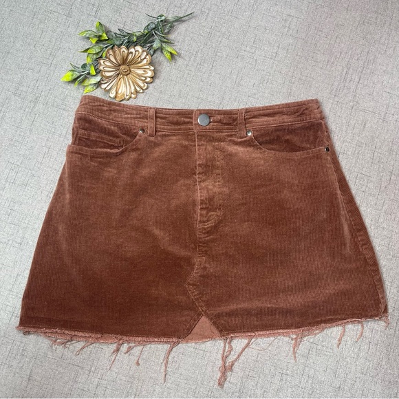 Lulu’s Happy Go Lucky Brown Corduroy Mini Skirt Frayed Hem Large - Picture 7 of 11